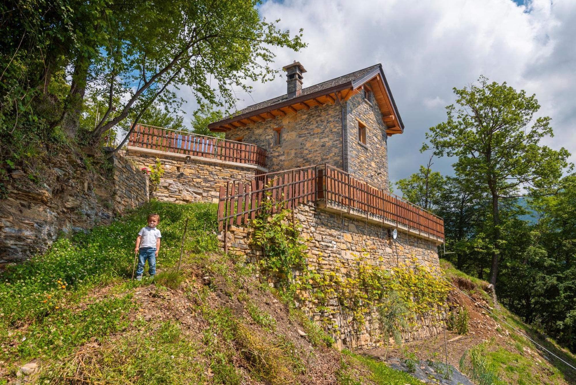La Torre Del Manghen: Agri-Alloggio Indipendente Rota d'Imagna Exterior photo